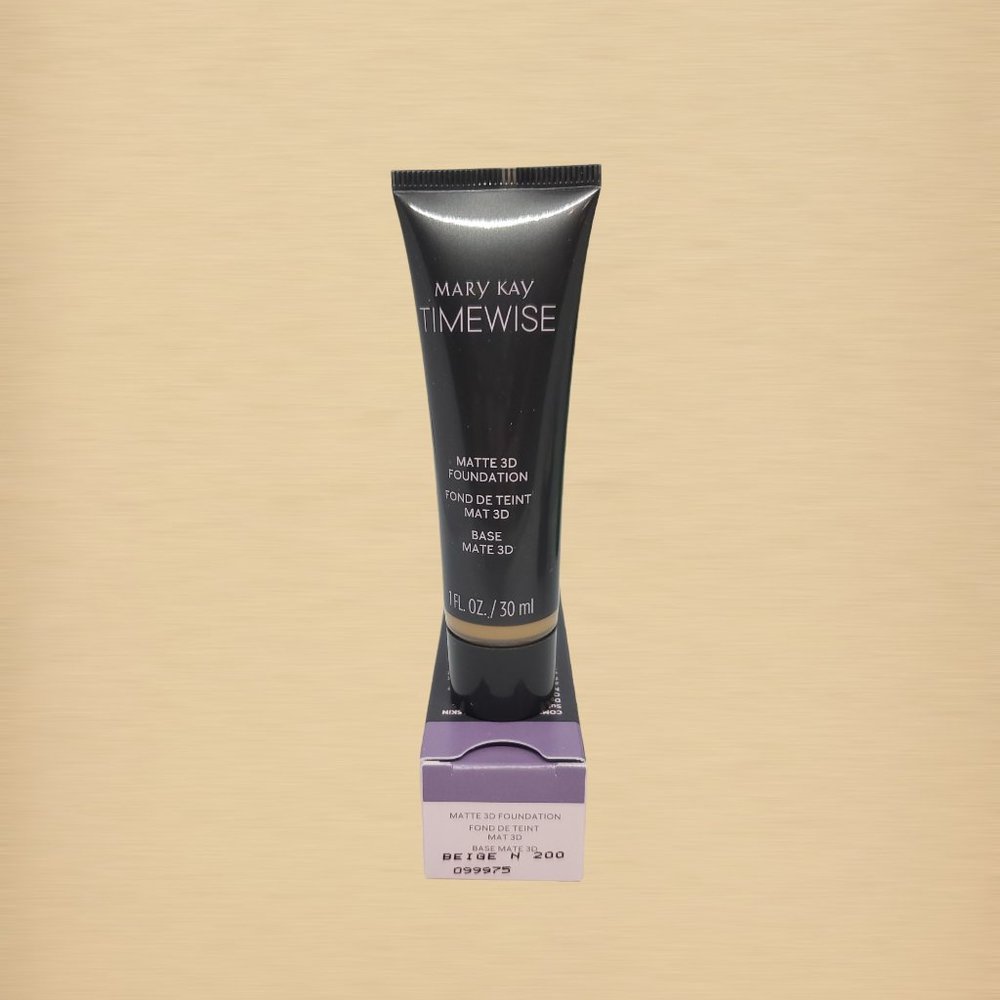 Discontinued!  Beige N 200 (Neutral) Matte 3D Foundation - Combo-to-Oily Skin